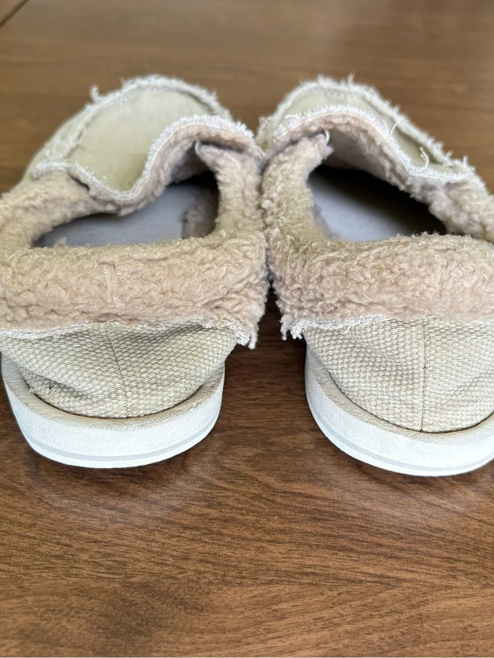 Sanuk Kids Beige Cozy Slip-Ons with Sherpa Lining